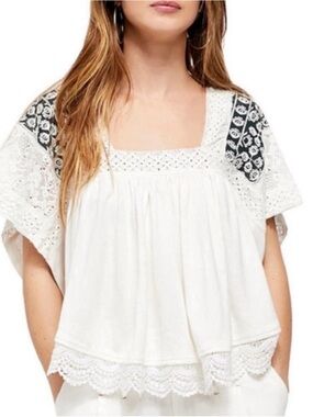 Free People Prairie days top white oversized small black and white, embroidery